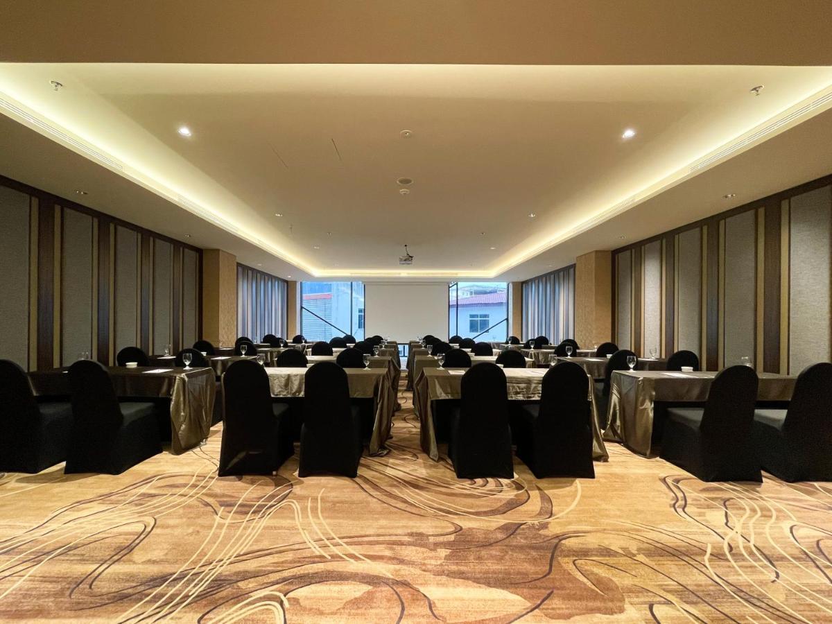 Artotel Batam Nagoya Buitenkant foto